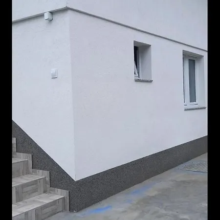 Bacevine Apartment